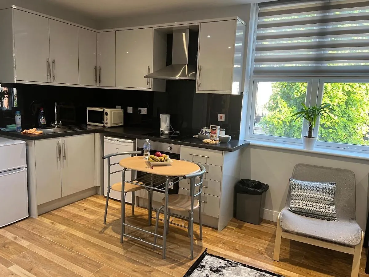 MJ Serviced Apartment: Luxurious West London Living Near Tube Hanwell United Kingdom
